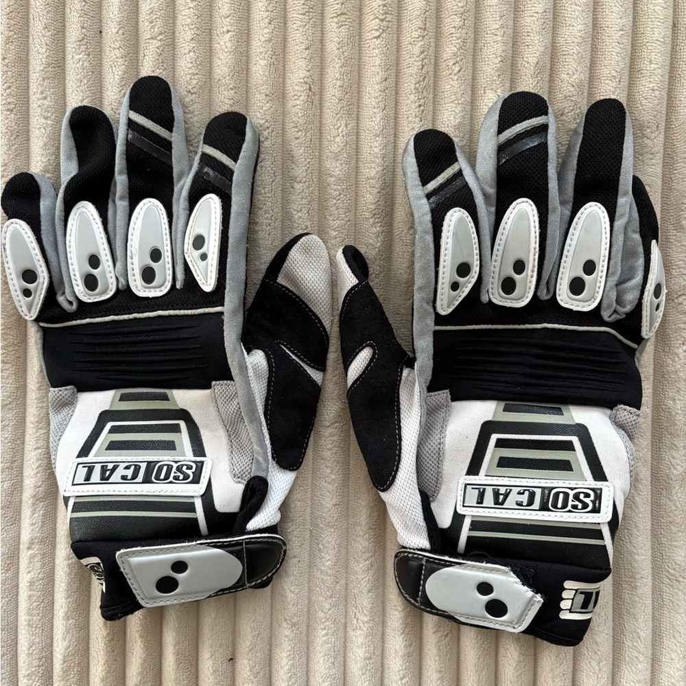 SO CAL Black and Gray Men's Gloves